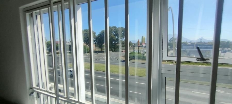 2 Bedroom Property for Sale in Cravenby Western Cape